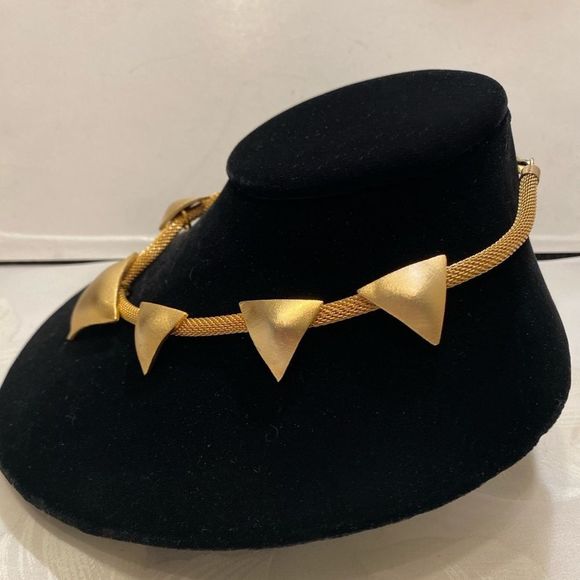 Vintage Robin Kahn Abstract Gold Necklace - Picture 5 of 15